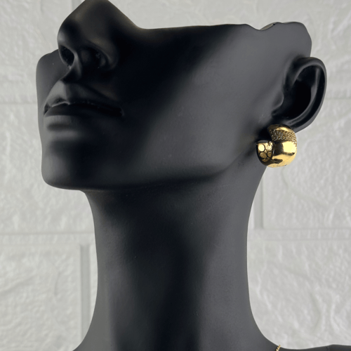 عقد مع خاتم وحلق بتصميم كلاسيكي مزين بفصوص الزركون...