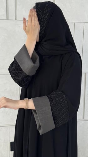 عباية ذكرى اسود