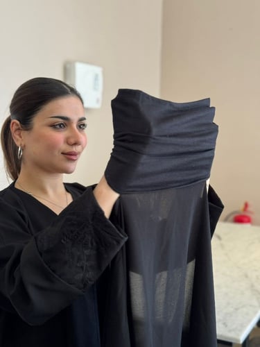 عرض طرحتين البندانة + نقاب (وسط) مطاط مائل