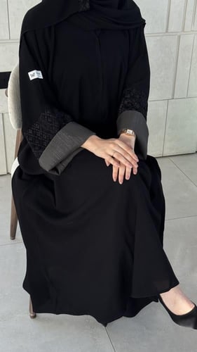 عباية ذكرى اسود