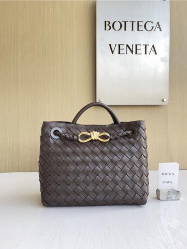 بوتيقا المقاس العرض 25cm الارتفاع 20cm. العمق11cm