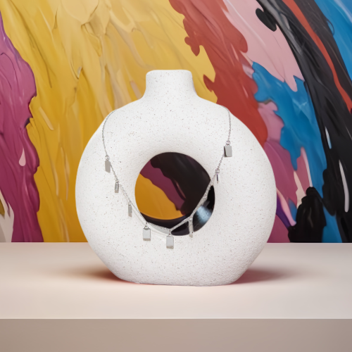 سلسال نسائي بلون فضي