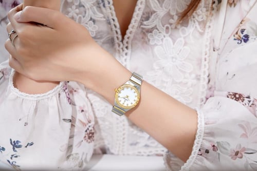 ساعة نسائية قليمير ستيل بلون فضي وذهبي