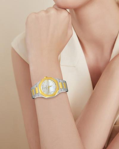 ساعة نوف من ستانلس ستيل بلون فضي و ذهبي GAS041F