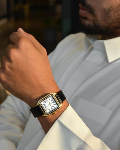 ساعة خليفة من الجلد الصناعي بلون اسود GAL036M