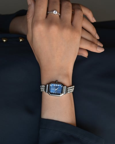 ساعة لمى من ستانلس ستيل بلون فضي GAM034F