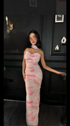 فستان لمسة وردية