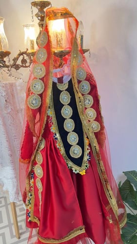 فستان جوري + طرحة