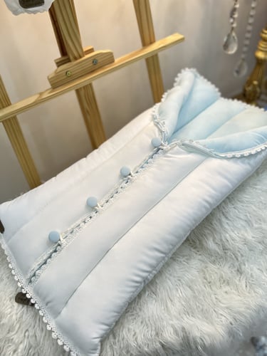 مدس ولادي + افرول مقاس من 0-3+ قبعة فرنسية