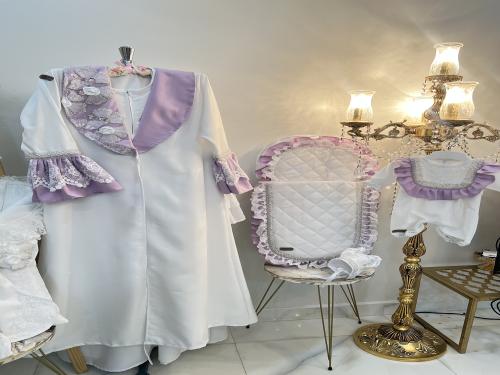 روب ام مكون من قطعتين + مدس مواليد + افرول مولوده...