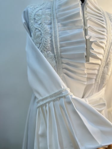 روب ام مكون من قطعتين مع شك ولولو