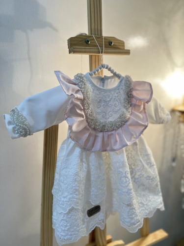 مدس + فستان مقاس من 0-3 + قبعة فرنسية