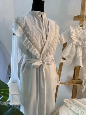 روب ام مكون من قطعتين