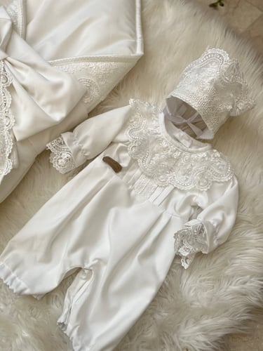 طقم محايد مدس + افرول مواليد مقاس من 0-3+قبعة فرنس...