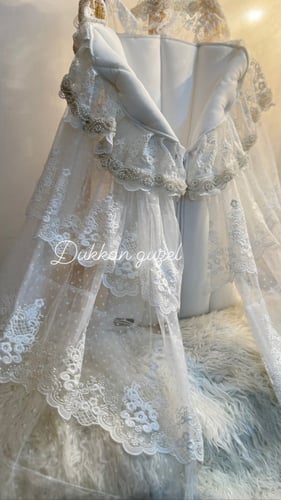 مدس طرحه العروس بالكرستال واللؤلؤ يستخدم بطريقتين...