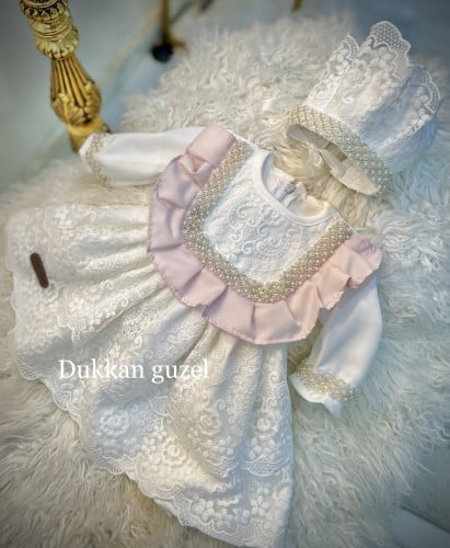 فستان مولوده مزين باللؤلؤ و الكرستال + قبعه فرنسية