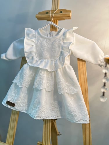 مفرش مواليد+ فستان مقاس من 0-3 + قبعة فرنسية