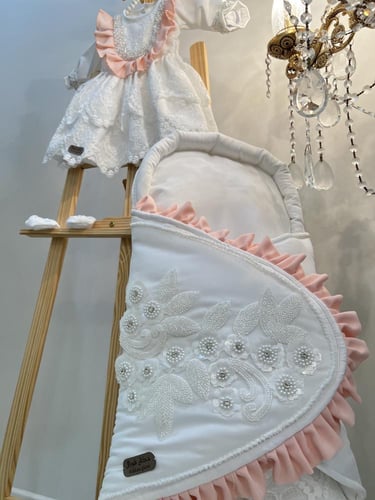 طقم مولوده باللون الخربزي المميز مكون من مدس + فست...