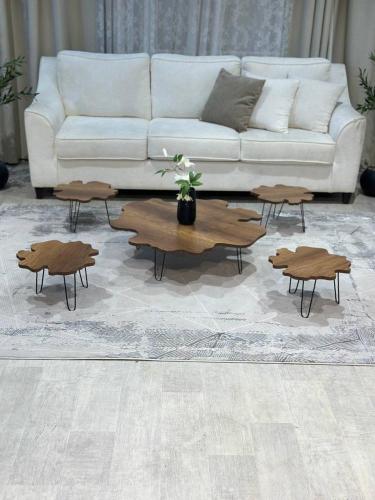 طقم طاولات ارضي شكل ورده