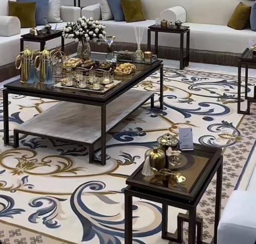 طقم طاولات 7قطع سطح زجاج بني شفاف