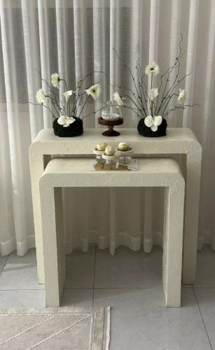 طقم مدخل بوية أوف وايت محبب