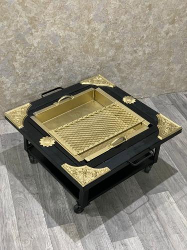 منقل حديد مع صحن ذهبي 60*60