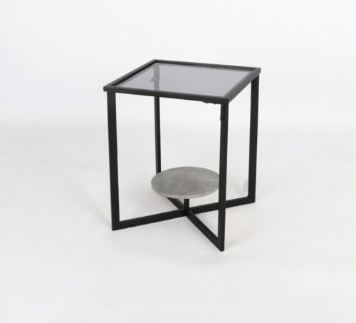 طاولة جانبيه مربع