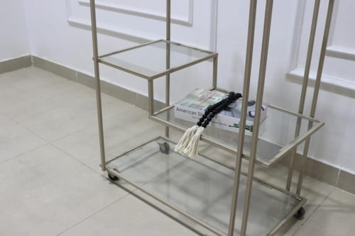 عربية تقديم 3دور مكس زجاج شفاف