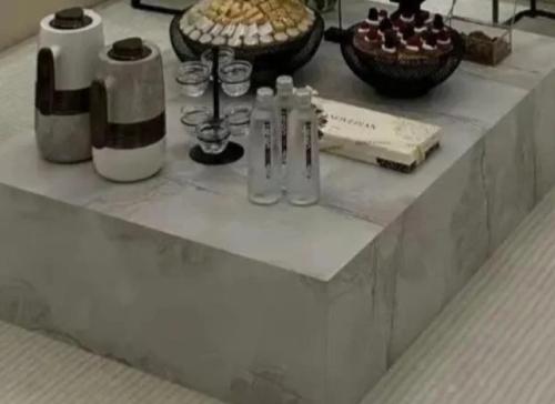 طاولة مفرد ارضي تفصيل