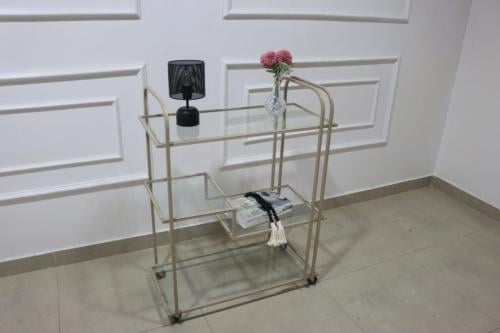 عربية تقديم 3دور مكس زجاج شفاف