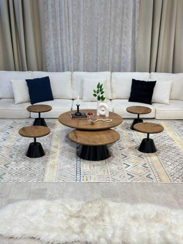 طقم طاولات ضيافة 6 قطع ارضي