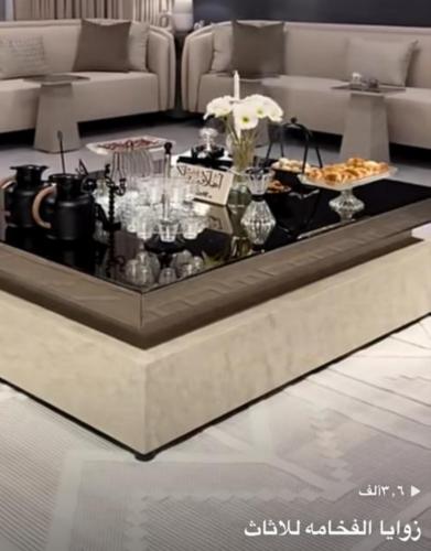 طقم طاولات 7قطع سطح مرايه بني قاعده بديل رخام