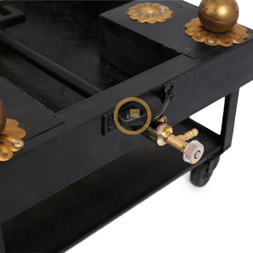 منقل أرضي حديد لون أسود مع لمسات ذهبية