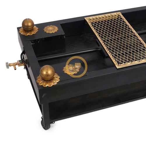 منقل أرضي حديد لون أسود مع لمسات ذهبية