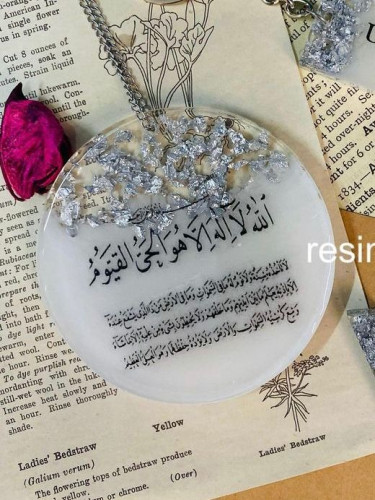 تعليقة سيارة وجه واحد باللون الأبيض وورق الفضه دائ...