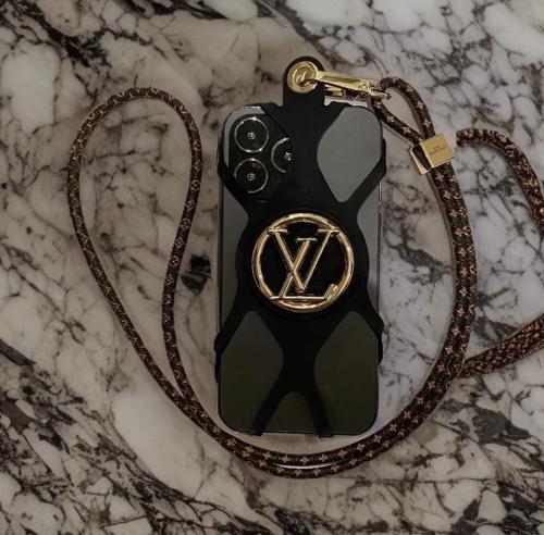 LV Mobile Holder