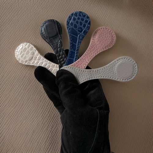 فاصل كتب جلد