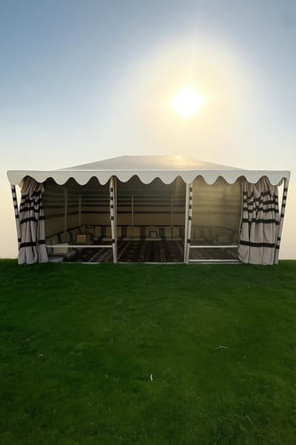 خيمة الفخامة مقاس 5×7 م , واجهة شفاف مع ستائر , ضد...