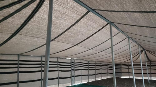 بيت شعر سعودي , مقاس 10×20 ×2 ياردة, أبيض مخطط أسو...