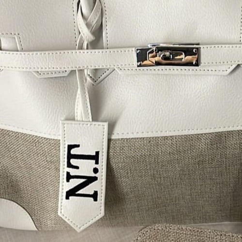 ميداليه حرف او اسم