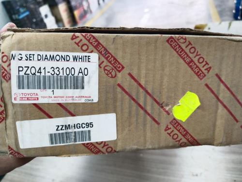 طقم نسافات كامري 2012 -2015 لون ابيض