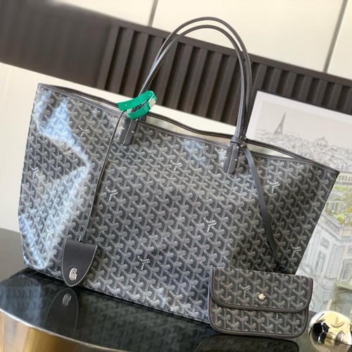 Goyard M