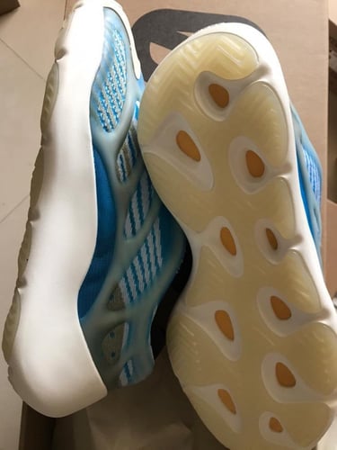 Adidas Yeezy 700 V3 Azareth