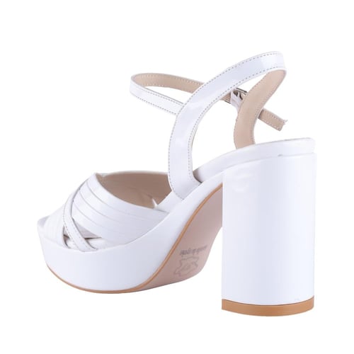 أوف برودواي