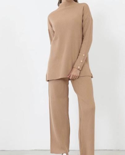 طقم تريكو كلاسيكي