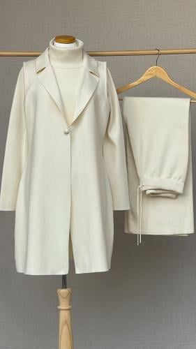 طقم تريكو ثلاث قطع - اوف وايت