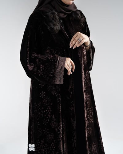 T60/ اللون الأسود والبنفسجي