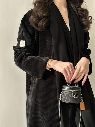 عباية مخمل - اسود