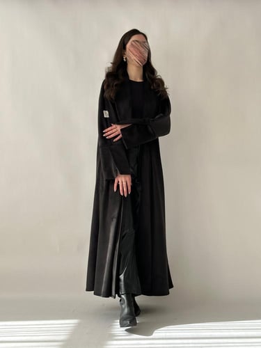 عباية مخمل مبطنه فرو - اسود