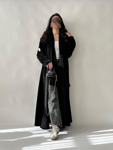 عباية مخمل - اسود